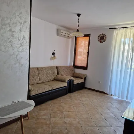 In The Picturesque Oasis & Lozenets