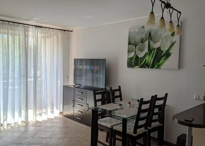 In The Picturesque Oasis & アパート *