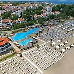 In The Picturesque Oasis & Апартамент *
