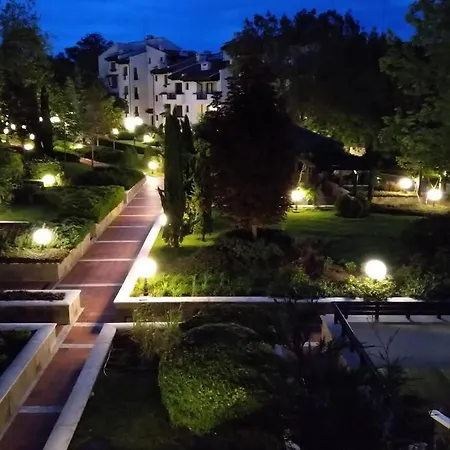Apartment In The Picturesque Oasis & *