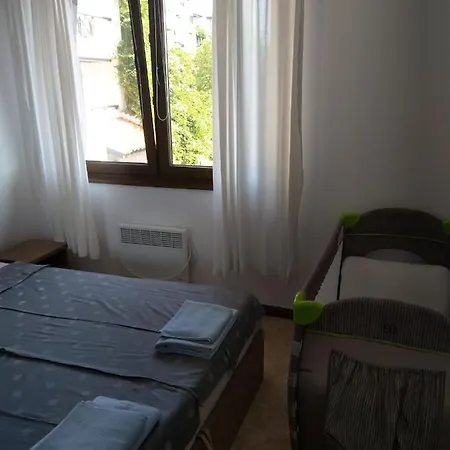 In The Picturesque Oasis & Apartament