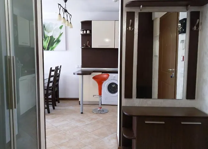 In The Picturesque Oasis & * לוזנטס