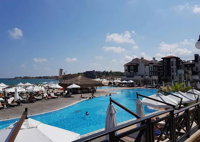 In The Picturesque Oasis & * Lozenets
