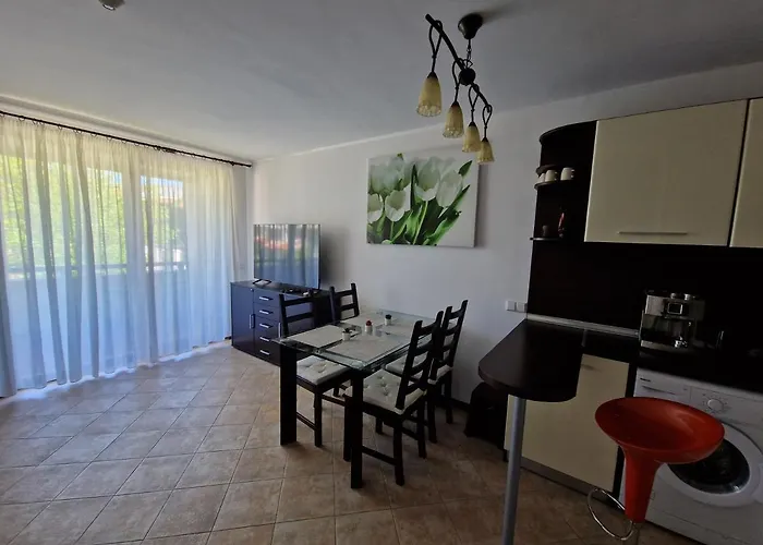 Apartment In The Picturesque Oasis & *