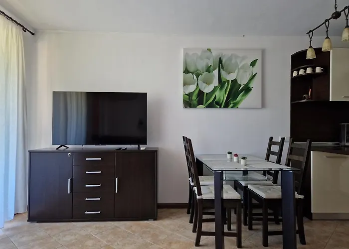 Apartment In The Picturesque Oasis & *