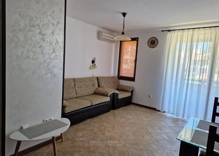 In The Picturesque Oasis & לוזנטס